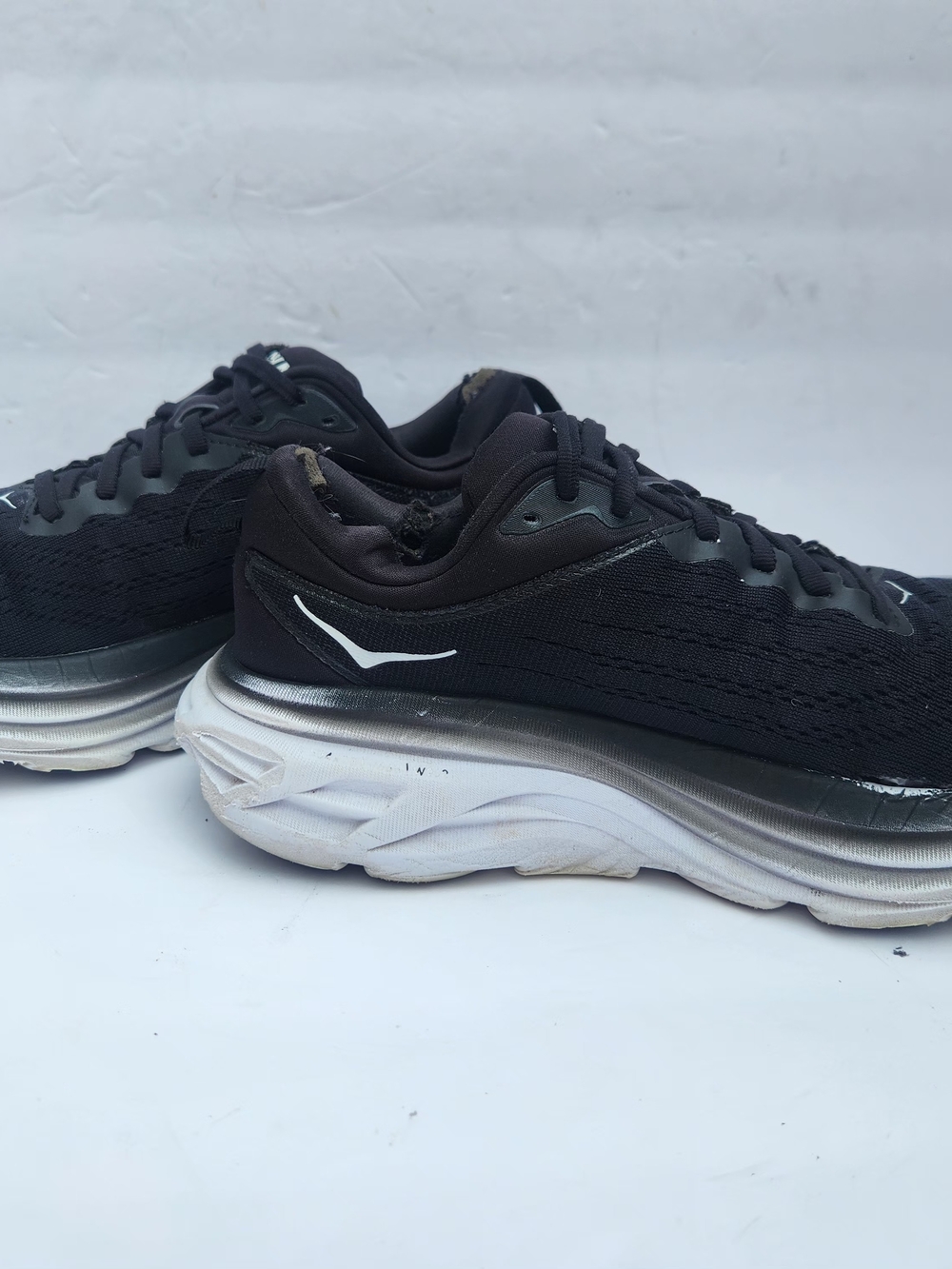 Hoka Bondi 8 Women's Black and White Cushion Running Shoes Size 7D - Picture 5 of 9